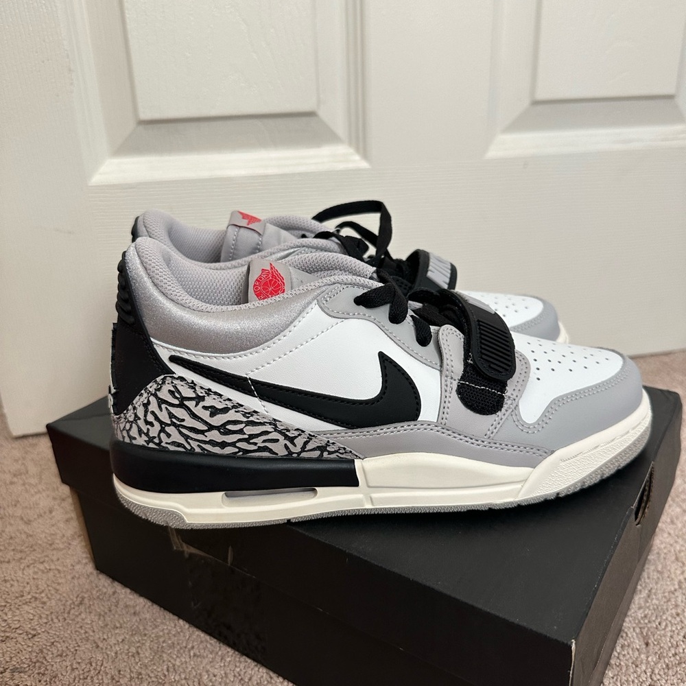 Air Jordan Legacy 312 Low Shoes - Picture 2 of 7